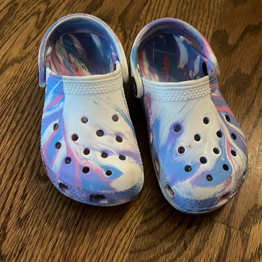 C9 crocs